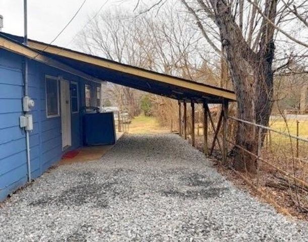 9 Riddle Road, Swannanoa, NC 28778