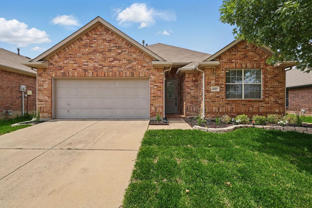 4507 Oakgrove Lane, Sachse, TX 75048