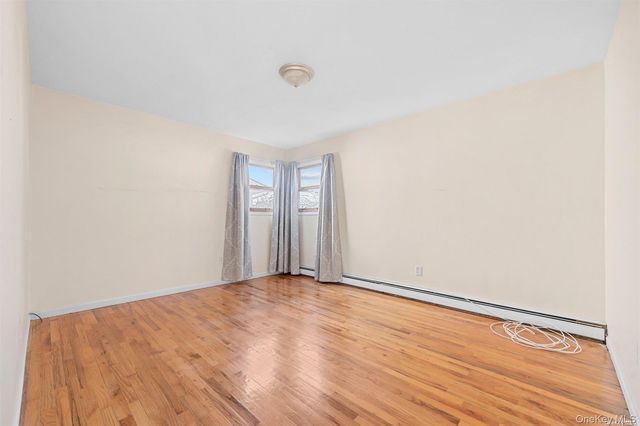 4 Quaker Court, West Babylon, NY 11704