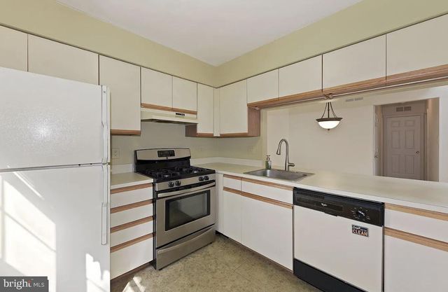 5506B ALBRIDGE WAY, Mount Laurel, NJ 08054