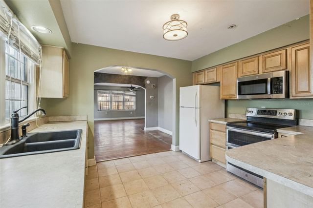 38 E MORNINGVIEW DRIVE, Eustis, FL 32726