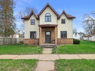 132 E Carroll Street, Portage, WI 53901