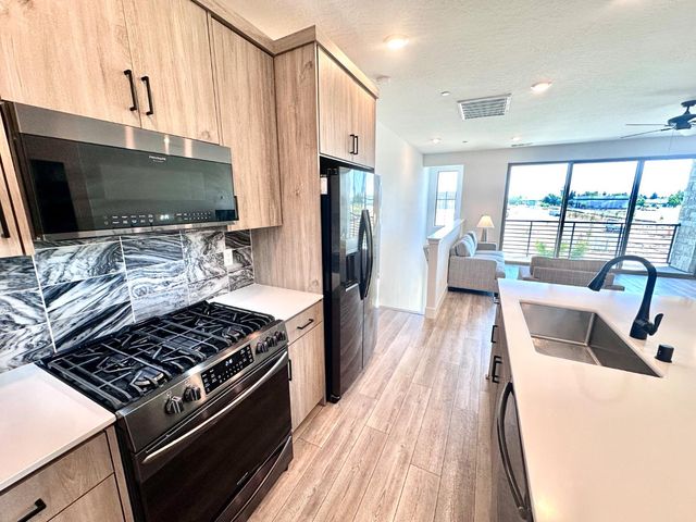 478 Mahogany Lane, Clovis, CA 93611
