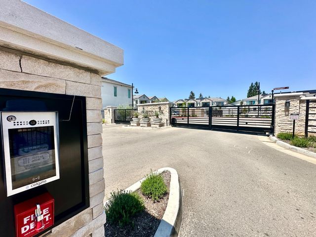 478 Mahogany Lane, Clovis, CA 93611