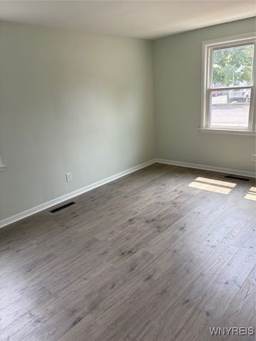 482 Ridge Street, Lewiston, NY 14092