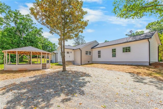 9272 US Highway 64, Trinity, NC 27370
