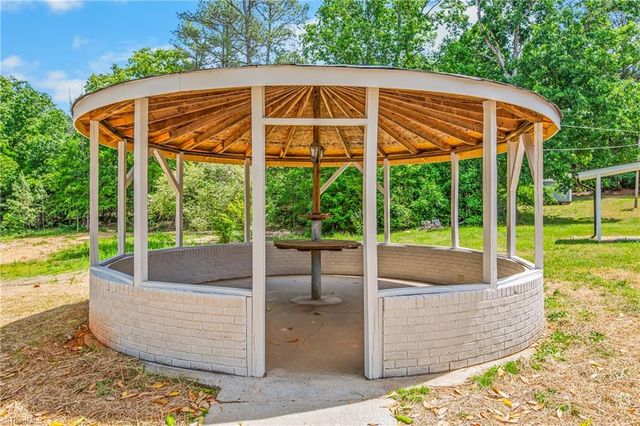 9272 US Highway 64, Trinity, NC 27370