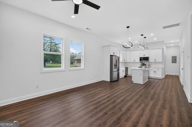 100 Marshall Avenue, Hogansville, GA 30230