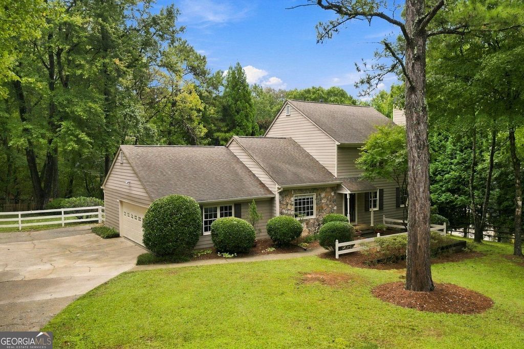1726 W Point Circle, Marietta, GA 30068 — photo 2