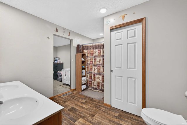 11267 E Main Street, Owensburg, IN 47453