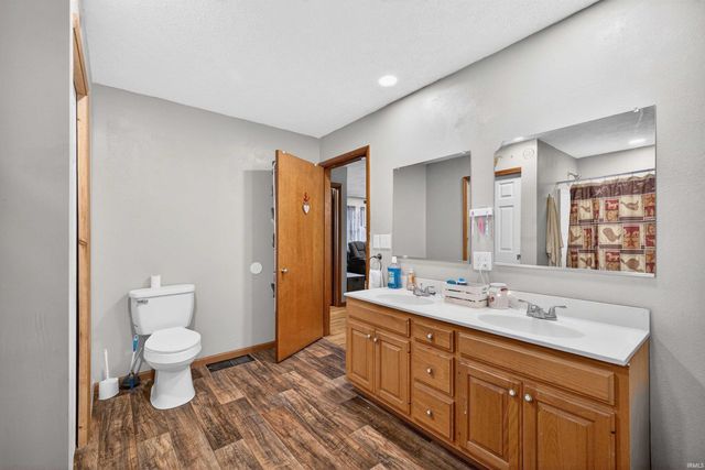 11267 E Main Street, Owensburg, IN 47453