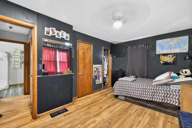 11267 E Main Street, Owensburg, IN 47453