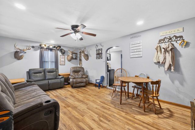 11267 E Main Street, Owensburg, IN 47453