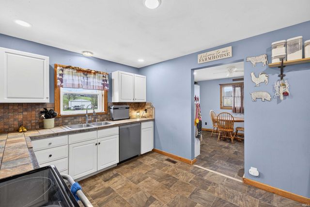 11267 E Main Street, Owensburg, IN 47453