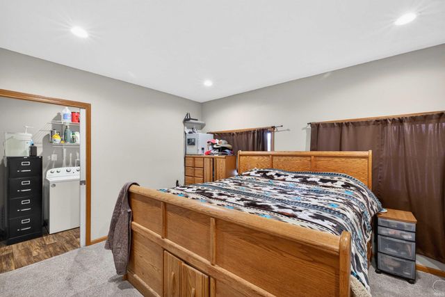 11267 E Main Street, Owensburg, IN 47453