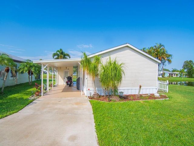7 Violetta Lane, Port St Lucie, FL 34952