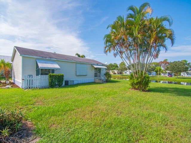 7 Violetta Lane, Port St Lucie, FL 34952