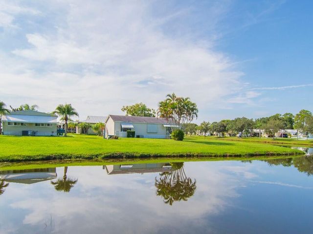 7 Violetta Lane, Port St Lucie, FL 34952