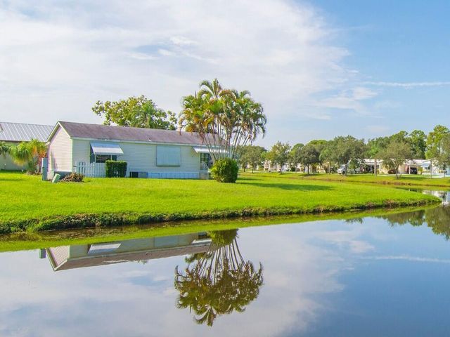 7 Violetta Lane, Port St Lucie, FL 34952