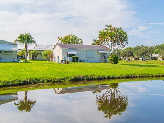 7 Violetta Lane, Port St Lucie, FL 34952