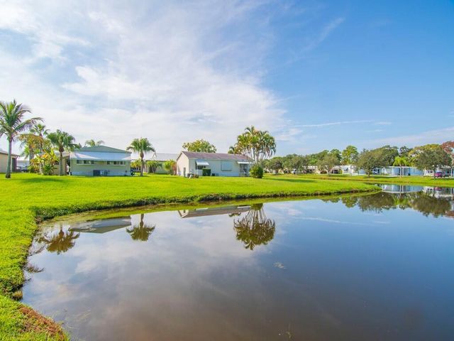7 Violetta Lane, Port St Lucie, FL 34952