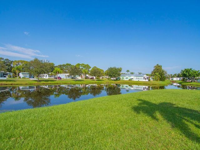 7 Violetta Lane, Port St Lucie, FL 34952