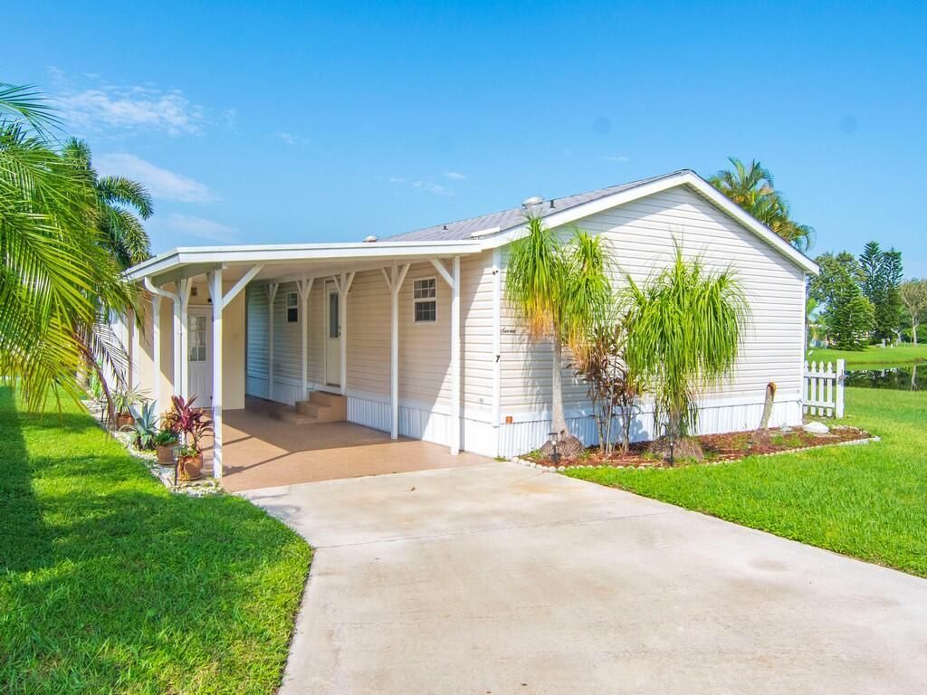7 Violetta Lane, Port St Lucie, FL 34952