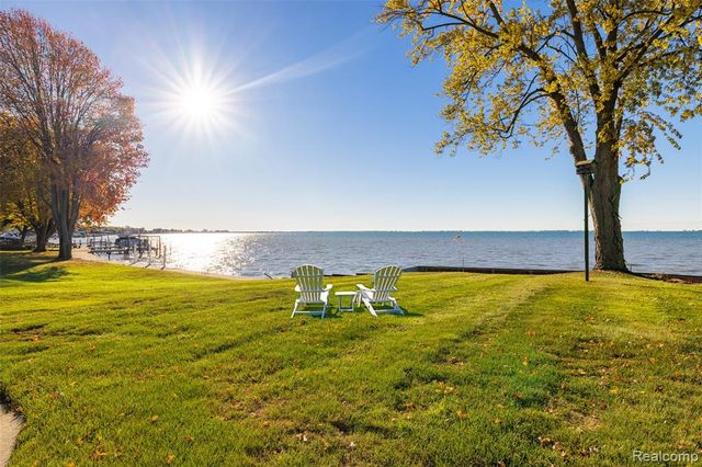 9669 Dixie Highway, Fair Haven, MI 48023