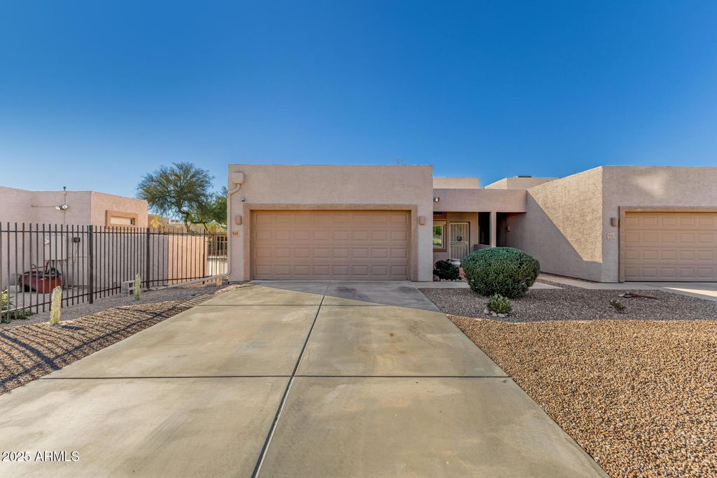 948 S LAWTHER Drive, Apache Junction, AZ 85120