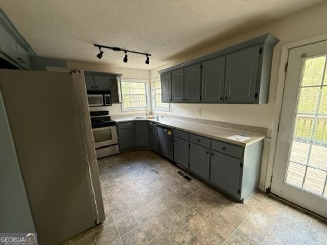 102 Twilight Court, Jackson, GA 30233