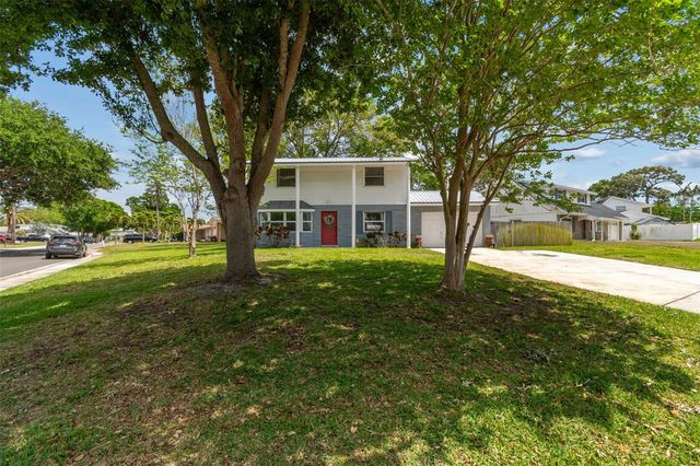8043 124TH STREET, Seminole, FL 33772