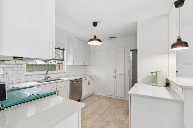8043 124TH STREET, Seminole, FL 33772