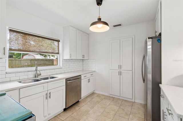8043 124TH STREET, Seminole, FL 33772