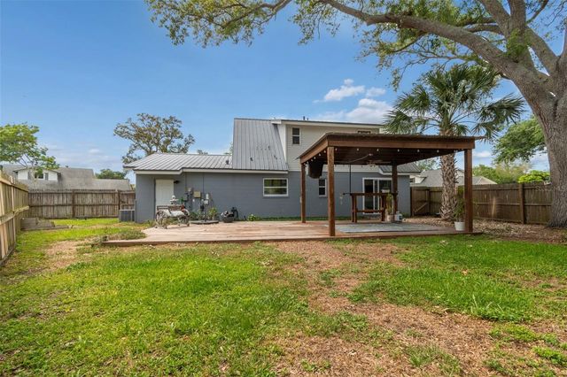 8043 124TH STREET, Seminole, FL 33772