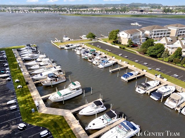 910 W Savidge Street, Spring Lake, MI 49456