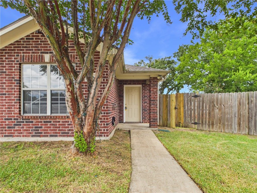 1604-1606 Enloe Court, Bryan, TX 77802 — photo 2
