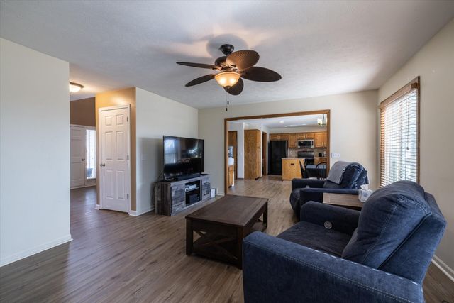 17087 WEIR Street, Omaha, NE 68135