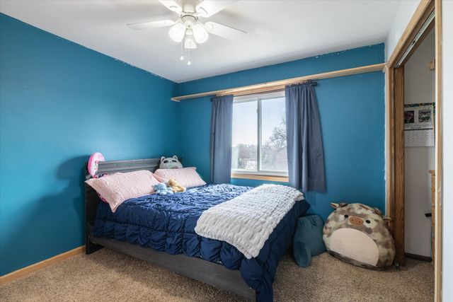 17087 WEIR Street, Omaha, NE 68135