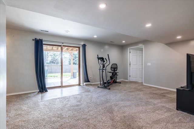 17087 WEIR Street, Omaha, NE 68135