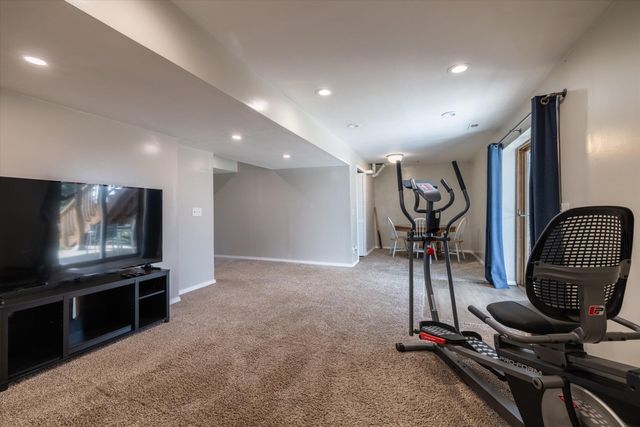 17087 WEIR Street, Omaha, NE 68135