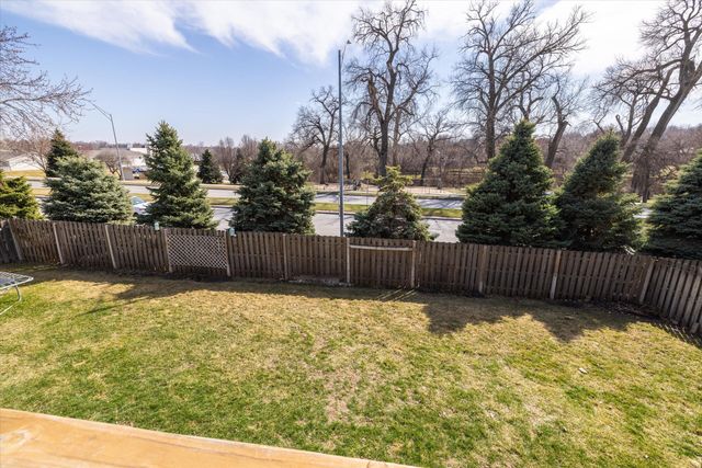 17087 WEIR Street, Omaha, NE 68135