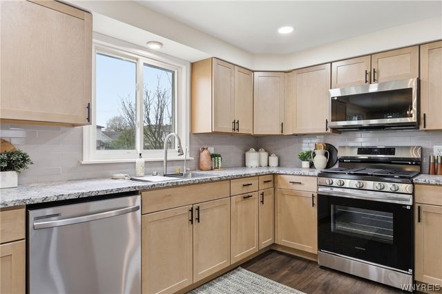 215 Steven Drive, Cheektowaga, NY 14227
