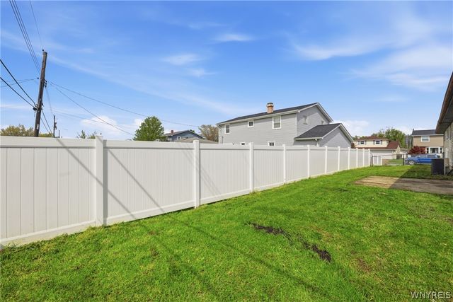 215 Steven Drive, Cheektowaga, NY 14227