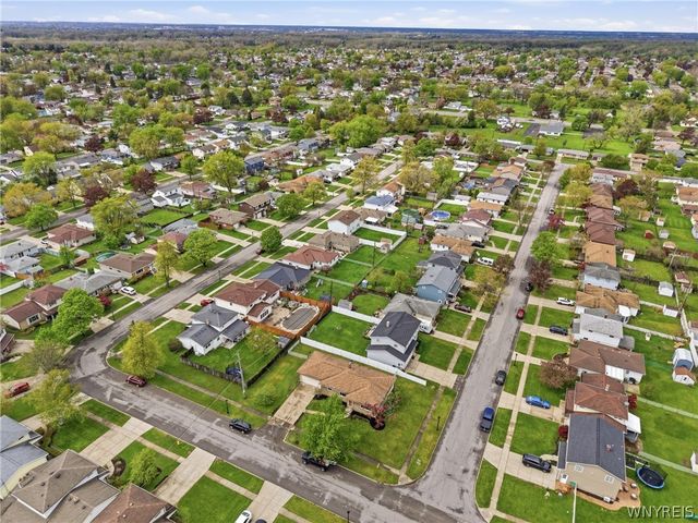 215 Steven Drive, Cheektowaga, NY 14227