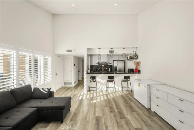 1360 Cabrillo Park Drive F, Santa Ana, CA 92701