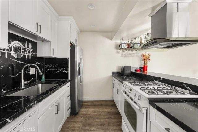 1360 Cabrillo Park Drive F, Santa Ana, CA 92701