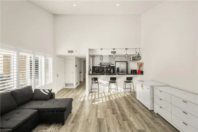 1360 Cabrillo Park Drive F, Santa Ana, CA 92701