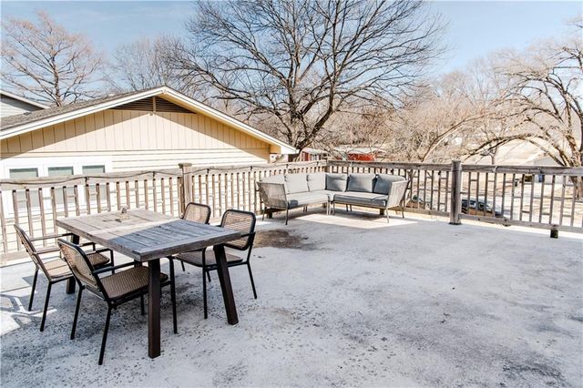 807 Lawrence Avenue, Lawrence, KS 66049