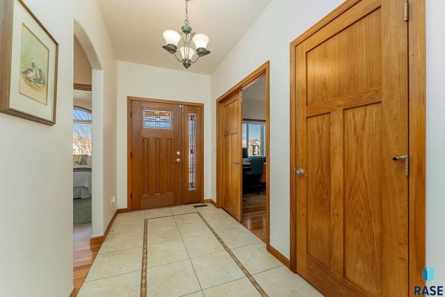 2520 E Whisper Trl Trail, Sioux Falls, SD 57108