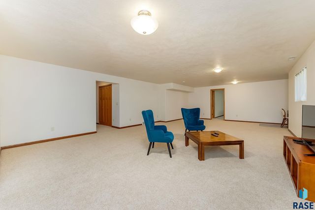 2520 E Whisper Trl Trail, Sioux Falls, SD 57108